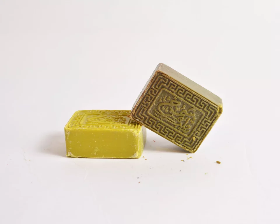 Aleppo Gift set consisting of 6 Laurel soap is natural in a wonderful wooden box
