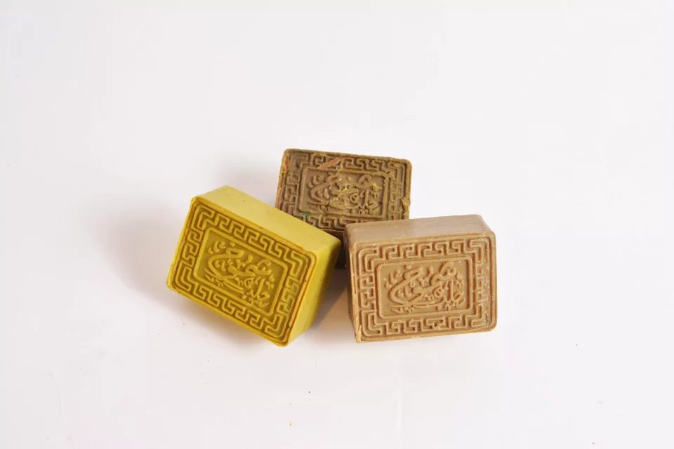 Aleppo Gift set consisting of 6 Laurel soap is natural in a wonderful wooden box