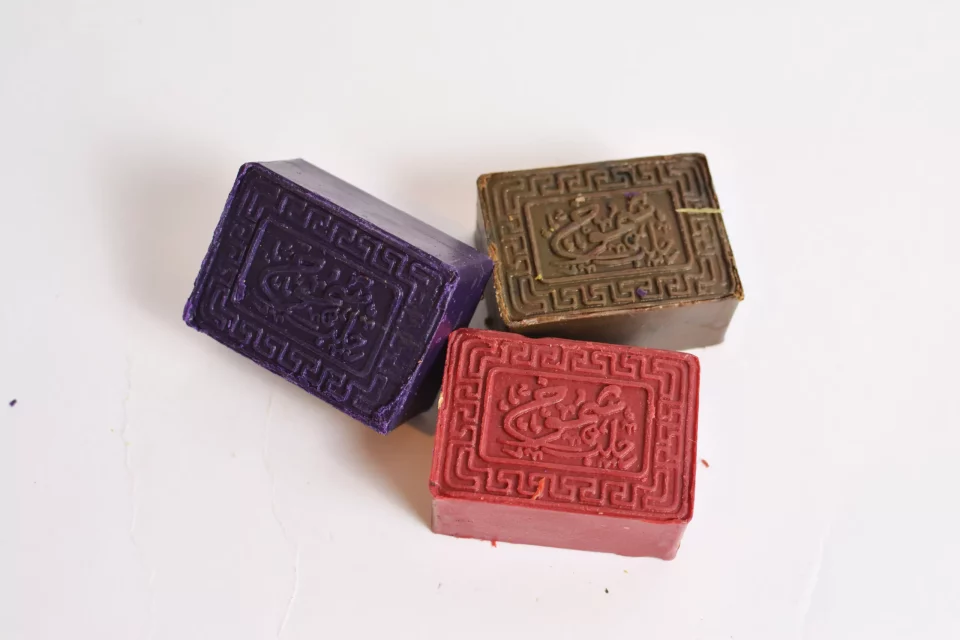 Aleppo Gift set consisting of 6 Laurel soap is natural in a wonderful wooden box