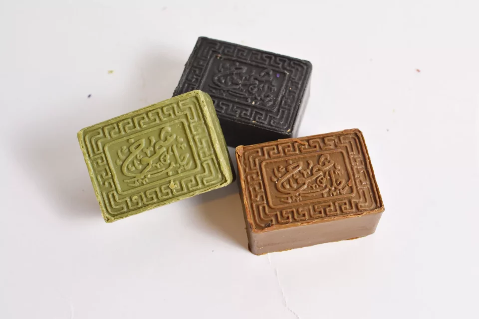 Aleppo Gift set consisting of 6 Laurel soap is natural in a wonderful wooden box