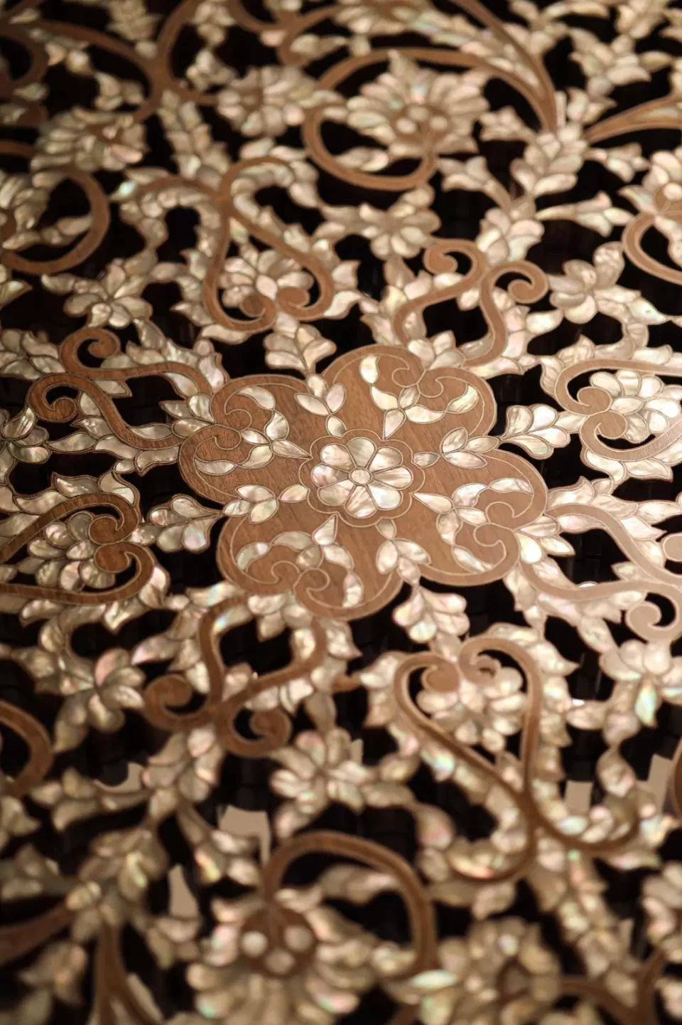 Round table carved and inlaid with mother-of-pearl