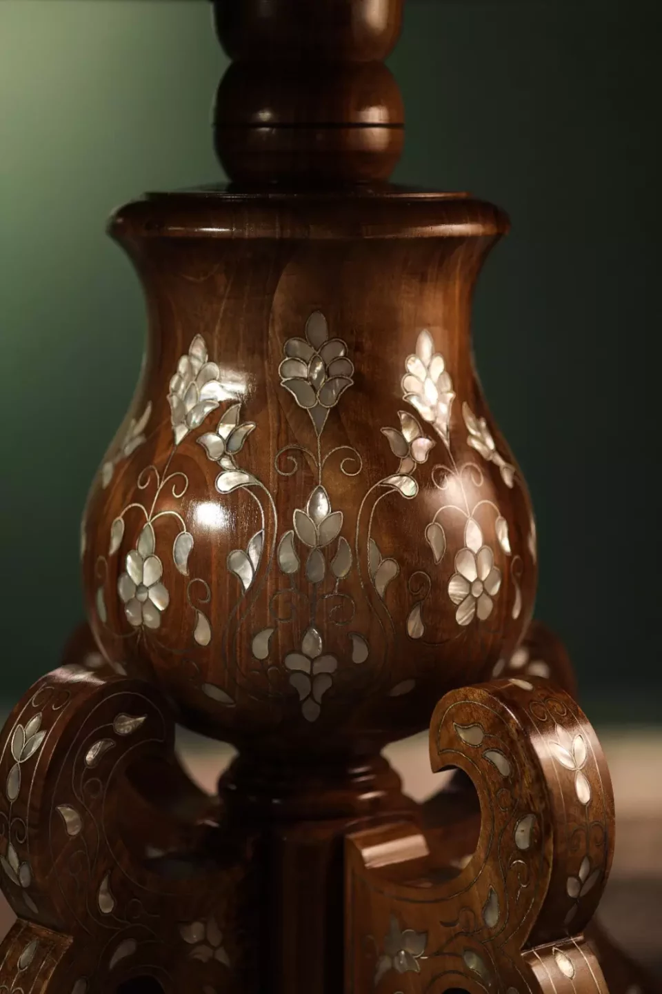 Round table carved and inlaid with mother-of-pearl