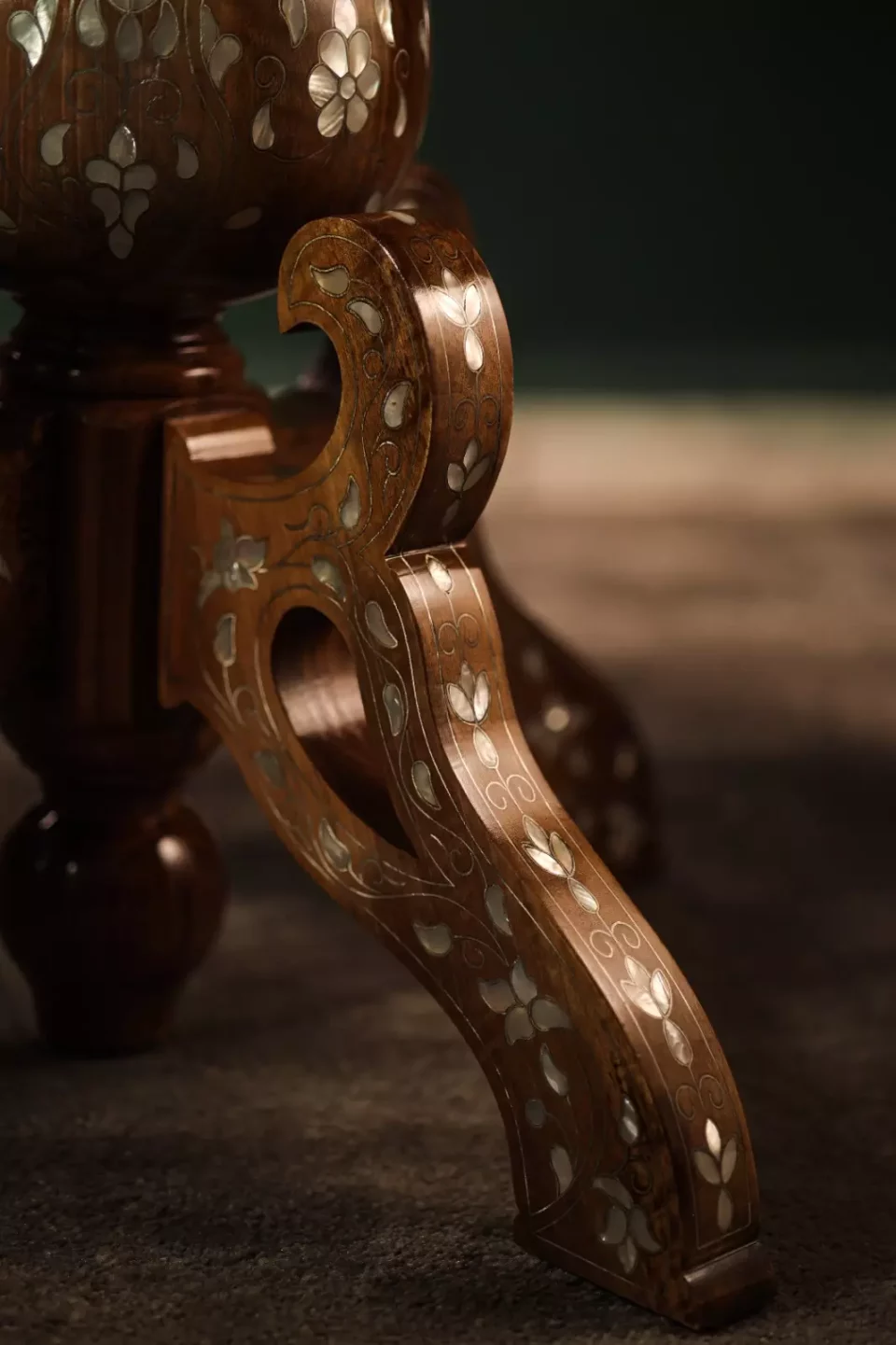 Round table carved and inlaid with mother-of-pearl