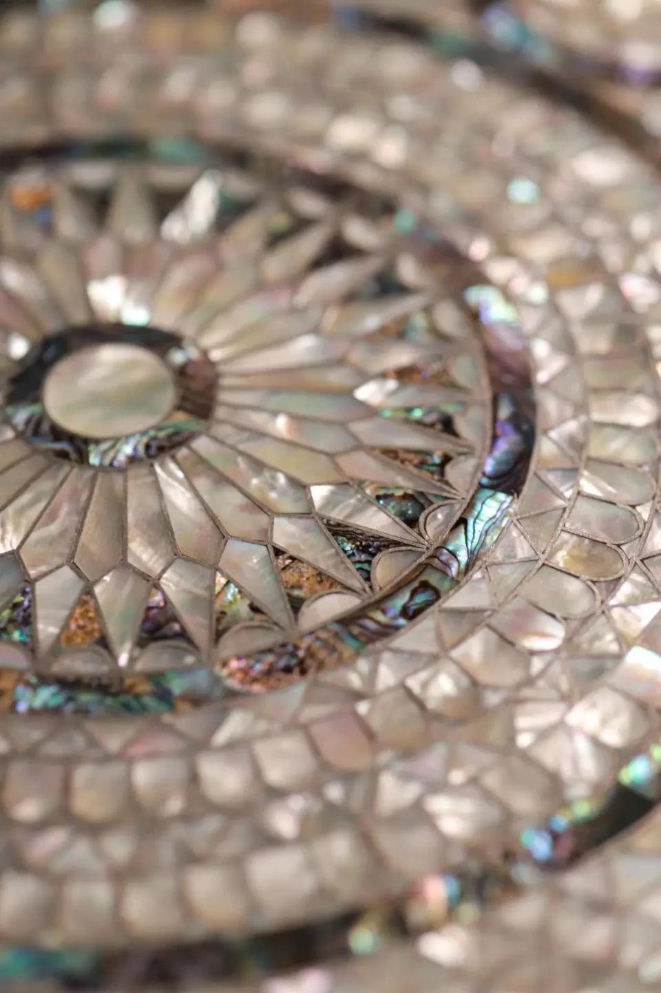 Round table completely inlaid with mother-of-pearl