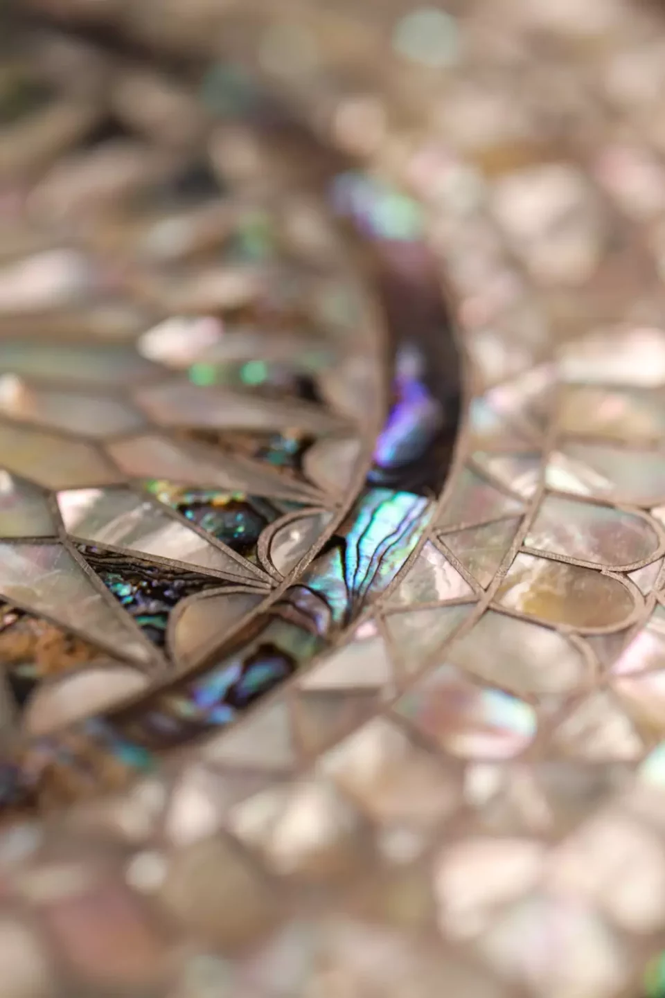 Round table completely inlaid with mother-of-pearl
