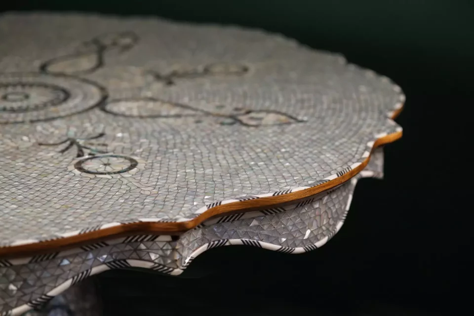 Round table completely inlaid with mother-of-pearl