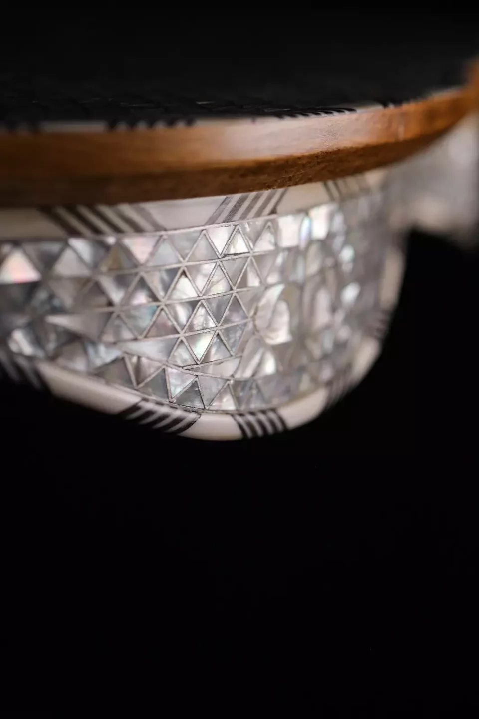 Round table completely inlaid with mother-of-pearl