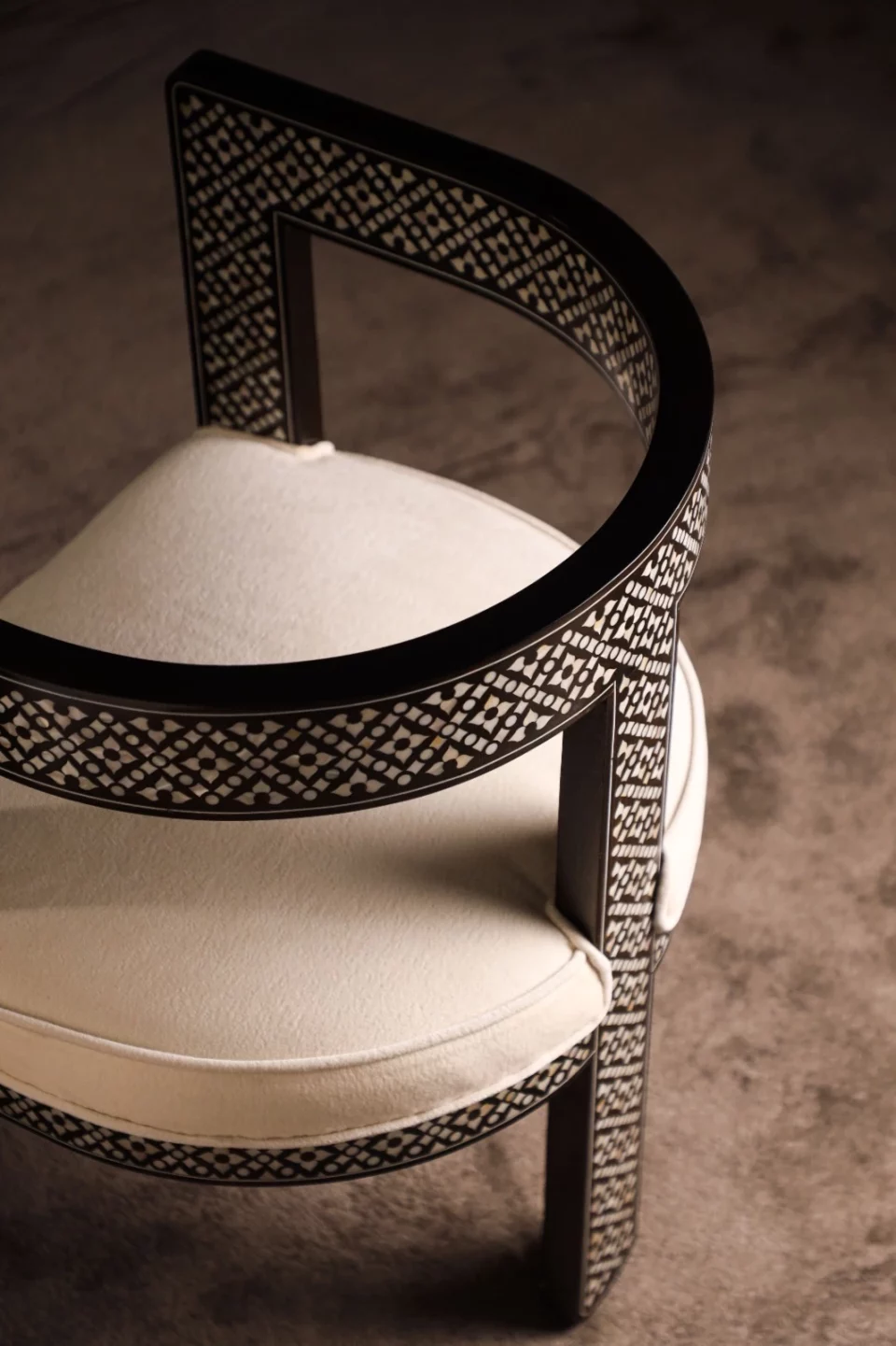 Handmade black chair set inlaid with natural mother-of-pearl (Diamond)