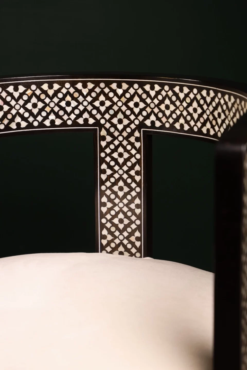 Handmade black chair set inlaid with natural mother-of-pearl (Diamond)