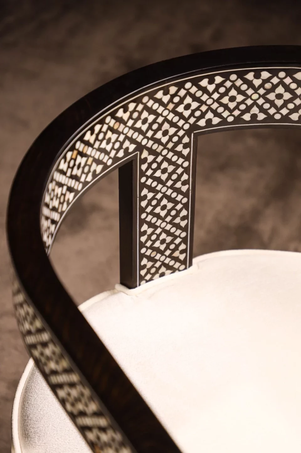Handmade black chair set inlaid with natural mother-of-pearl (Diamond)