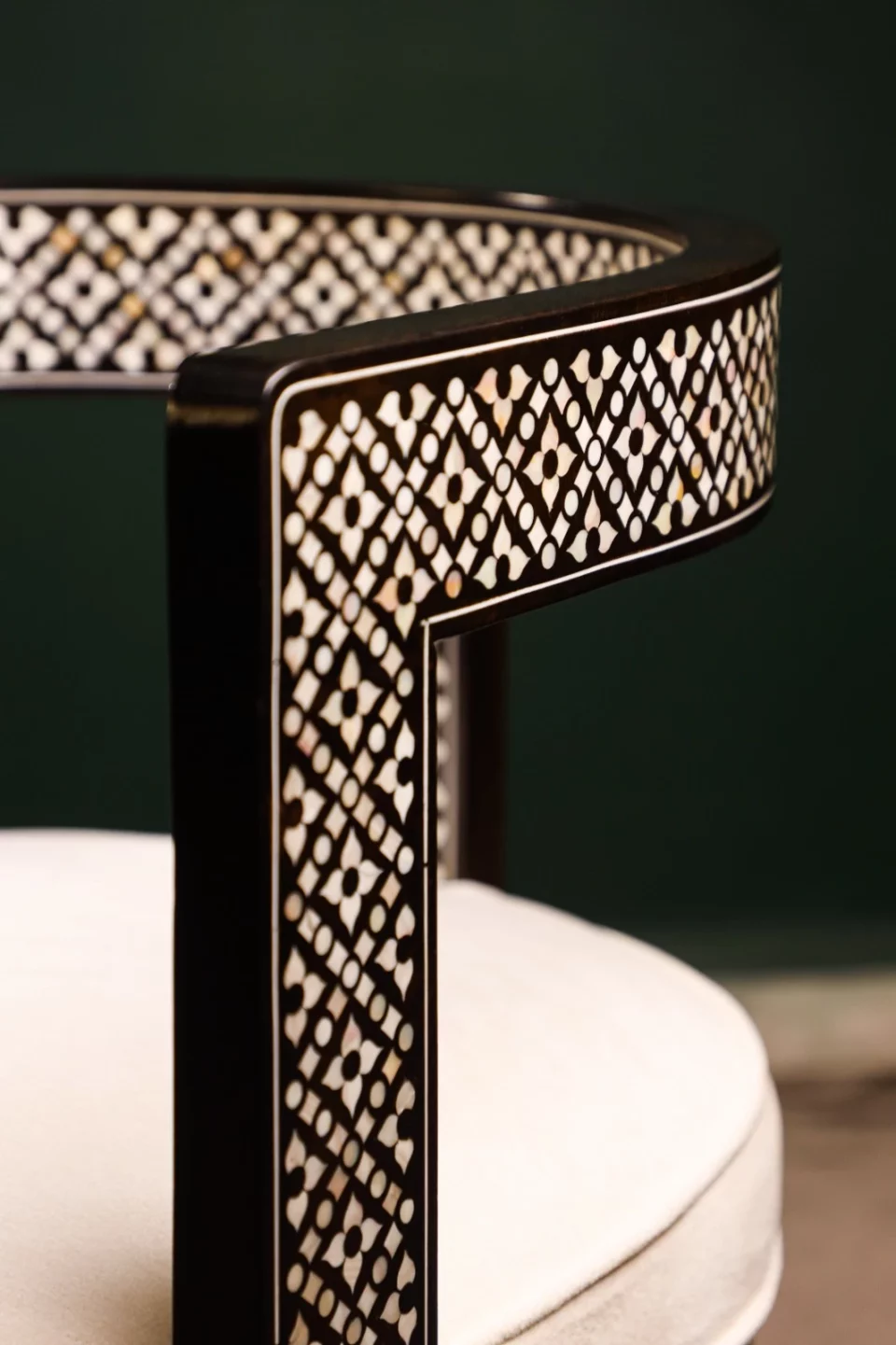 Handmade black chair set inlaid with natural mother-of-pearl (Diamond)