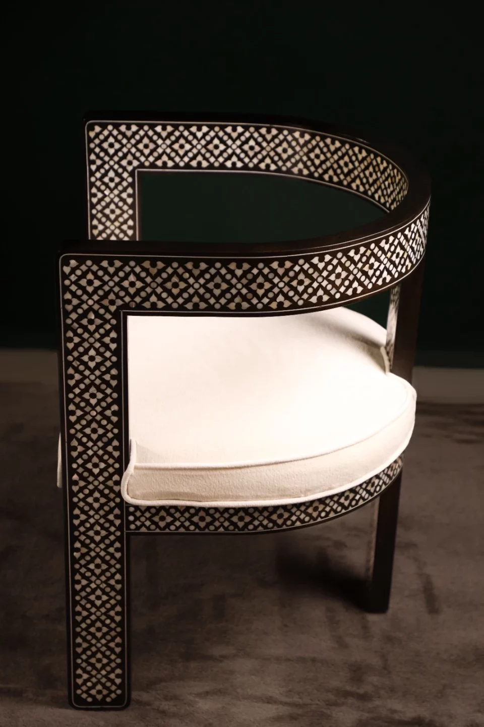Handmade black chair set inlaid with natural mother-of-pearl (Diamond)