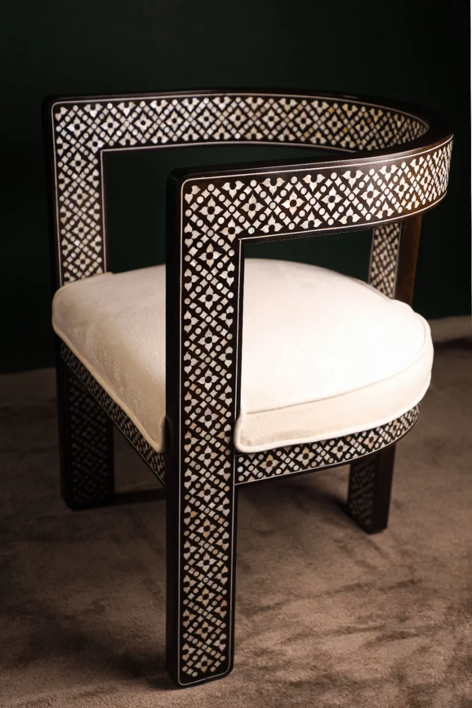 Handmade black chair set inlaid with natural mother-of-pearl (Diamond)