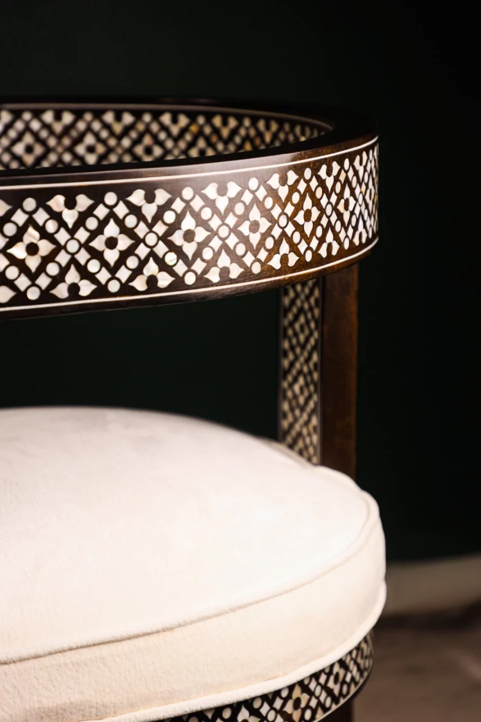 Handmade black chair set inlaid with natural mother-of-pearl (Diamond)