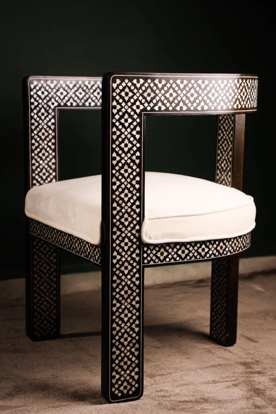 Handmade black chair set inlaid with natural mother-of-pearl (Diamond)