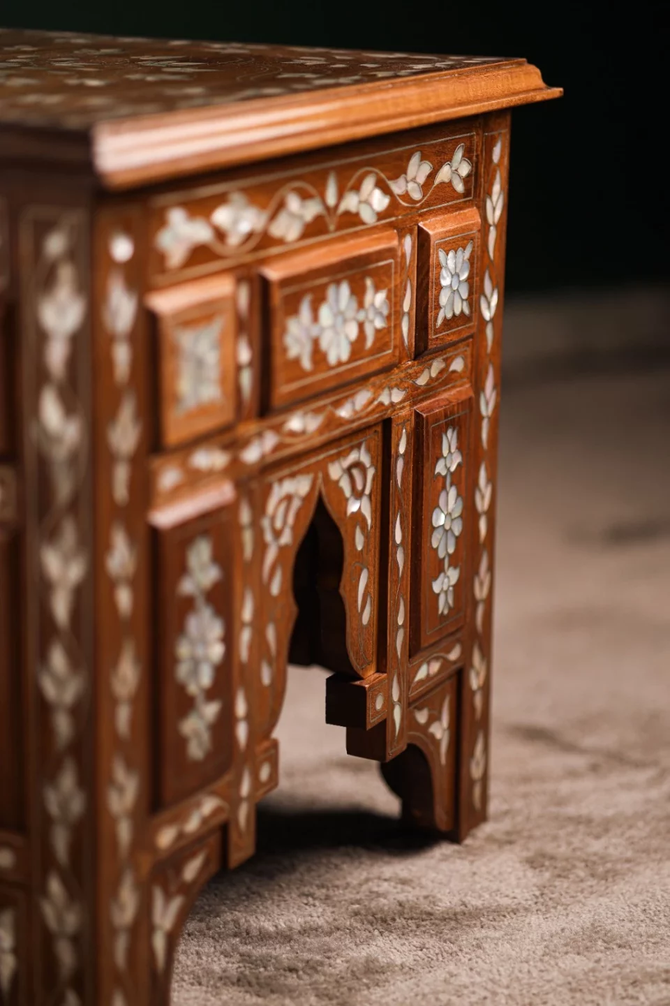 Luxury handmade Damascene living room set inlaid with natural pearls (Damascus)