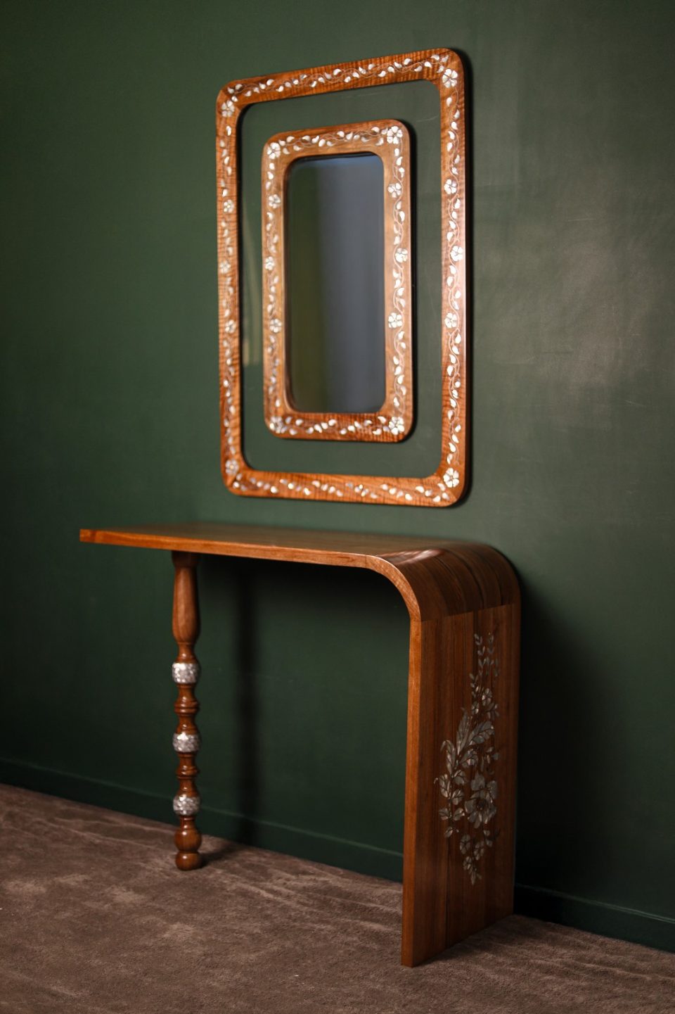 Elegant Walnut Mirror with Mother of Pearl Inlaid