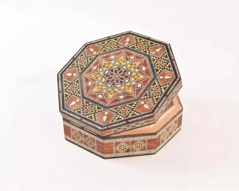 jewelry box Handmade octagonal in walnut with mother-of-pearl inlay mosaic
