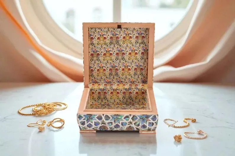 Jewelry Box Mother-of-Pearl Handmade Walnut Inlay Box Damascus Luxury Gift