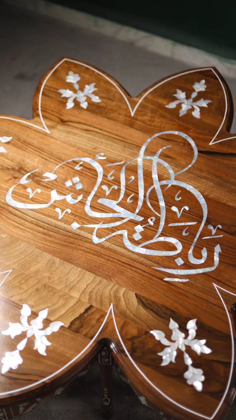 IMG-20251122-WA0035 Damascus Flower Table – A Masterpiece Inlaid with Natural Mother‑of‑Pearl
