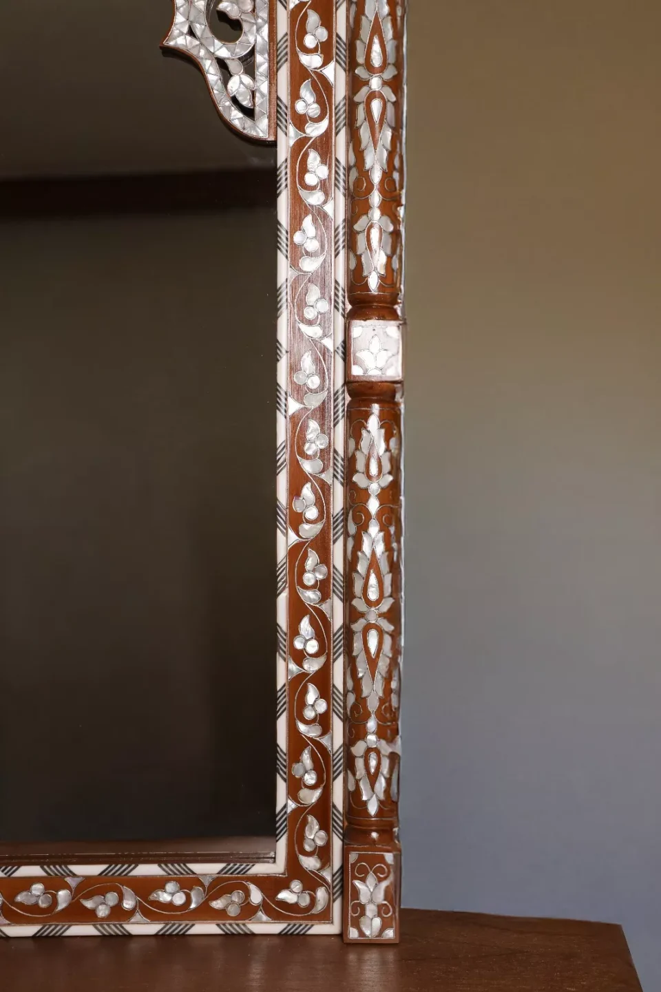 IMG-20251122-WA0061 Tajalli Collection – Mirror and Cabinet Inlaid with Natural Mother‑of‑Pearl, Crowned by Damascene Majesty