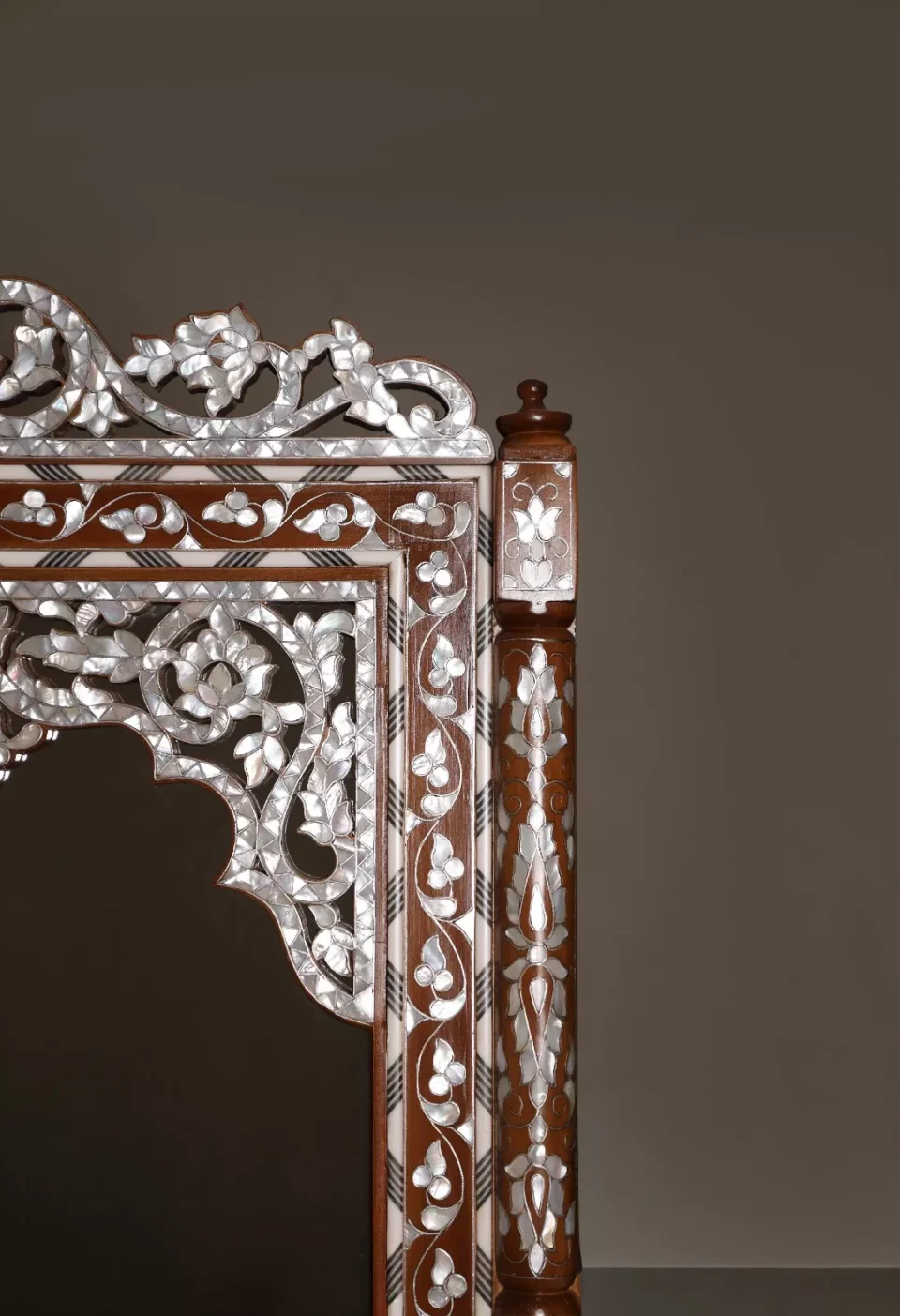 IMG-20251122-WA0062 Tajalli Collection – Mirror and Cabinet Inlaid with Natural Mother‑of‑Pearl, Crowned by Damascene Majesty