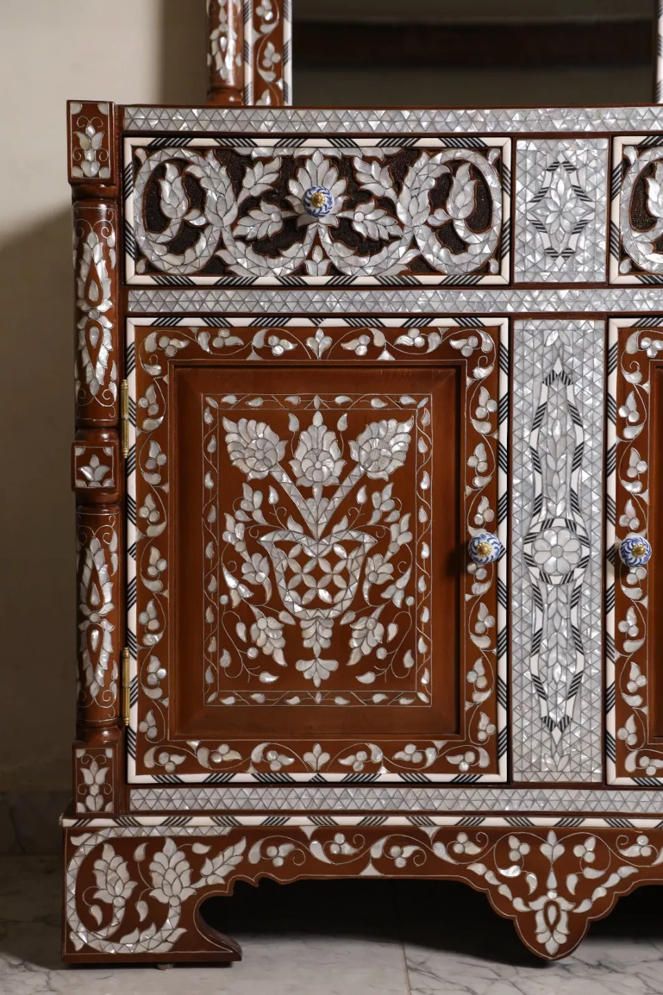 IMG-20251122-WA0072 Tajalli Collection – Mirror and Cabinet Inlaid with Natural Mother‑of‑Pearl, Crowned by Damascene Majesty