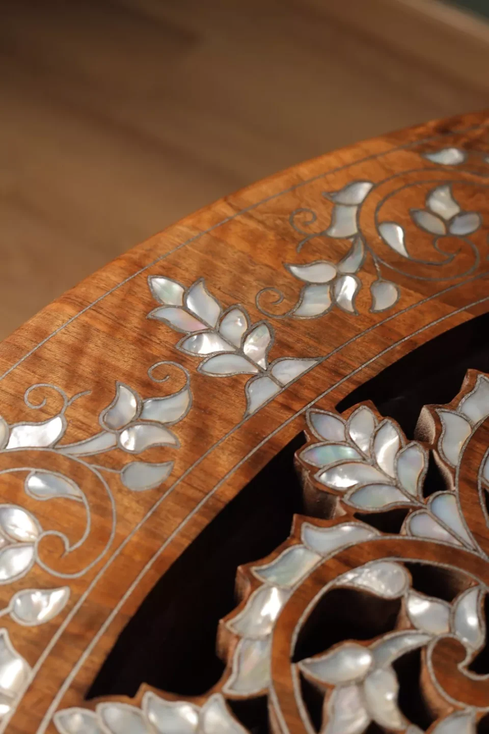 The Round Mother‑of‑Pearl Masterpiece