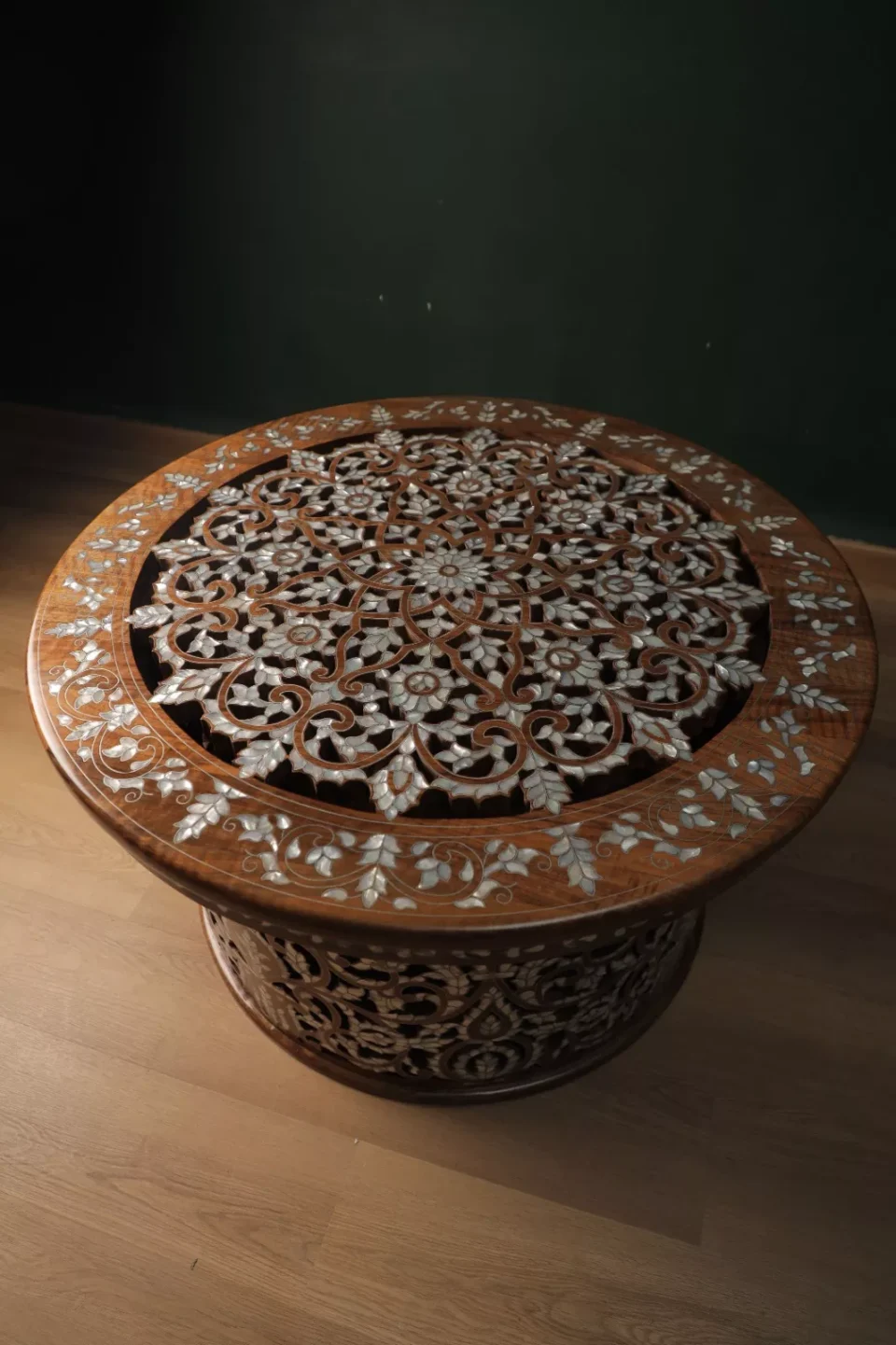 The Round Mother‑of‑Pearl Masterpiece