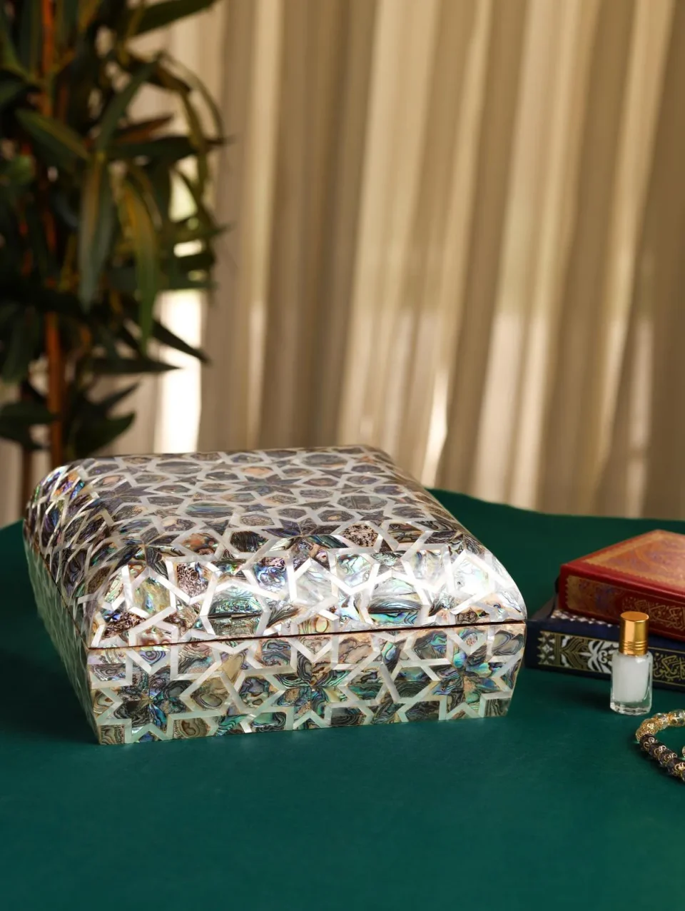 65416 (1) Jewelry Box Mother-of-Pearl Handmade Walnut Inlay Box Damascus Luxury Gift